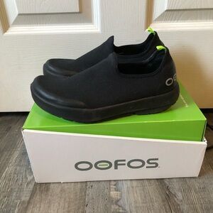 OOFOS Eezee Black Sneakers Comfortable Supportive Footwear